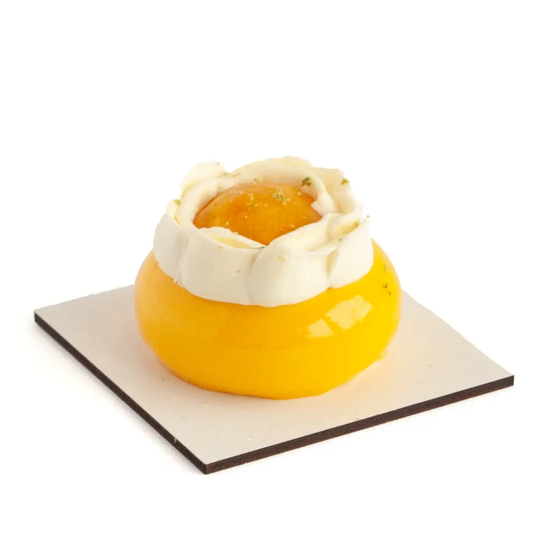 Mango–marakuja dezert – moderný mousse zákusok s tropickými chuťami manga a marakuje.