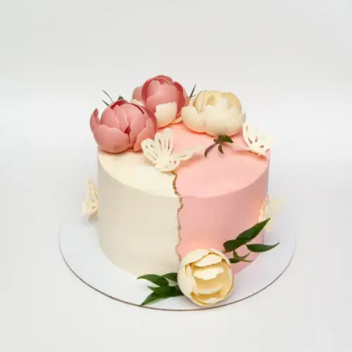 Jemná harmónia torta s kvetmi pastelová Bratislava